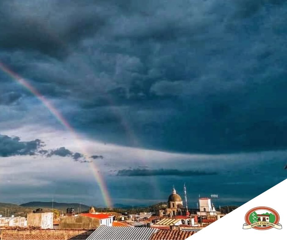 Cielo de Tacámbaro con arcoíris